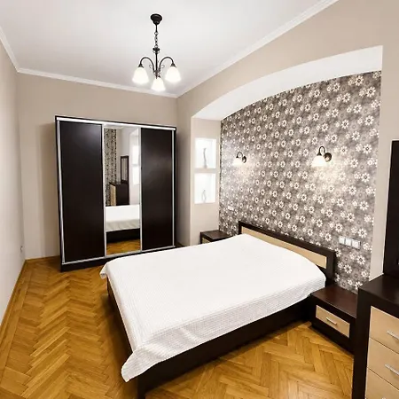 Petra Doroshenka19 * Lviv